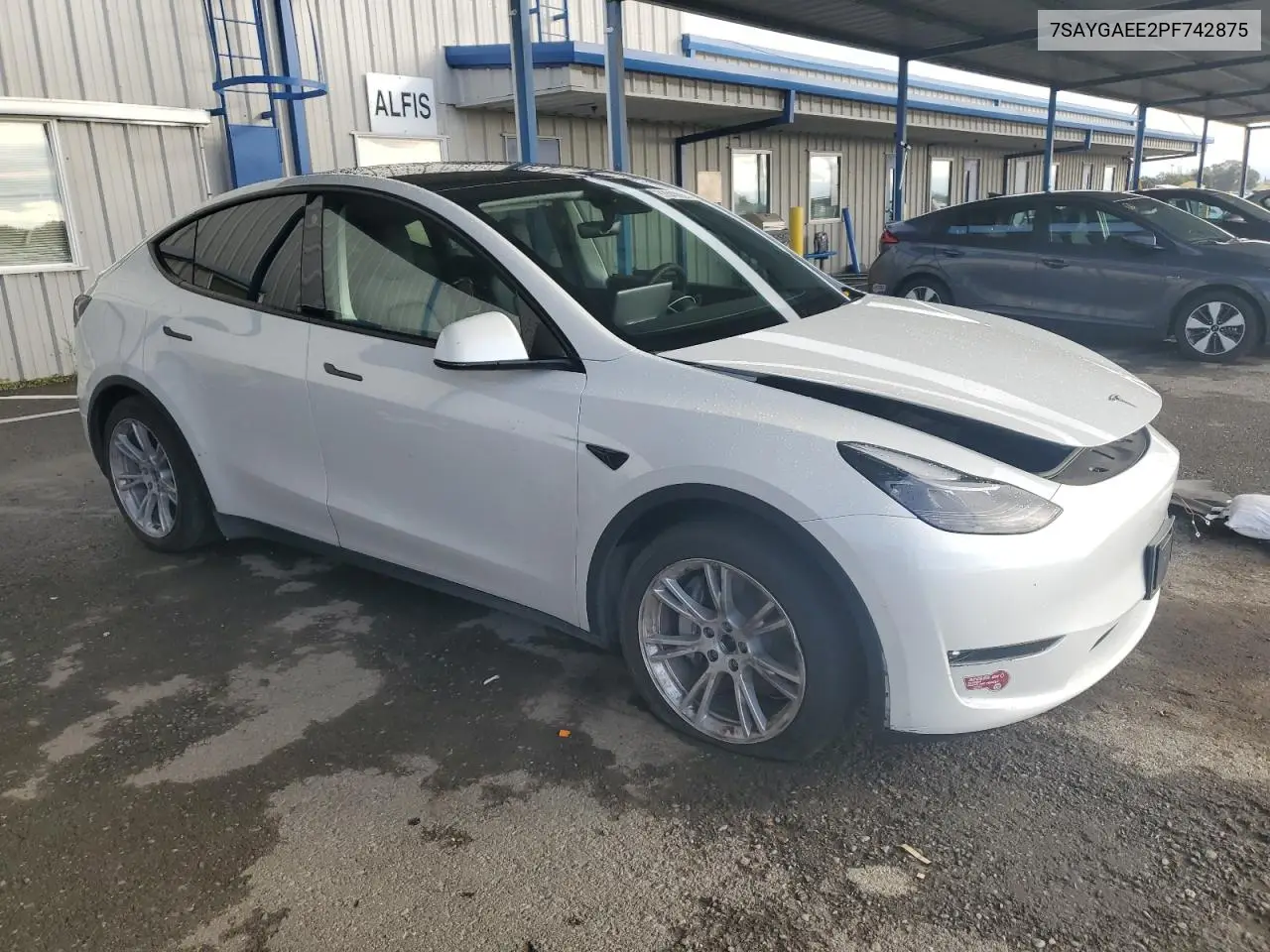 7SAYGAEE2PF742875 2023 Tesla Model Y