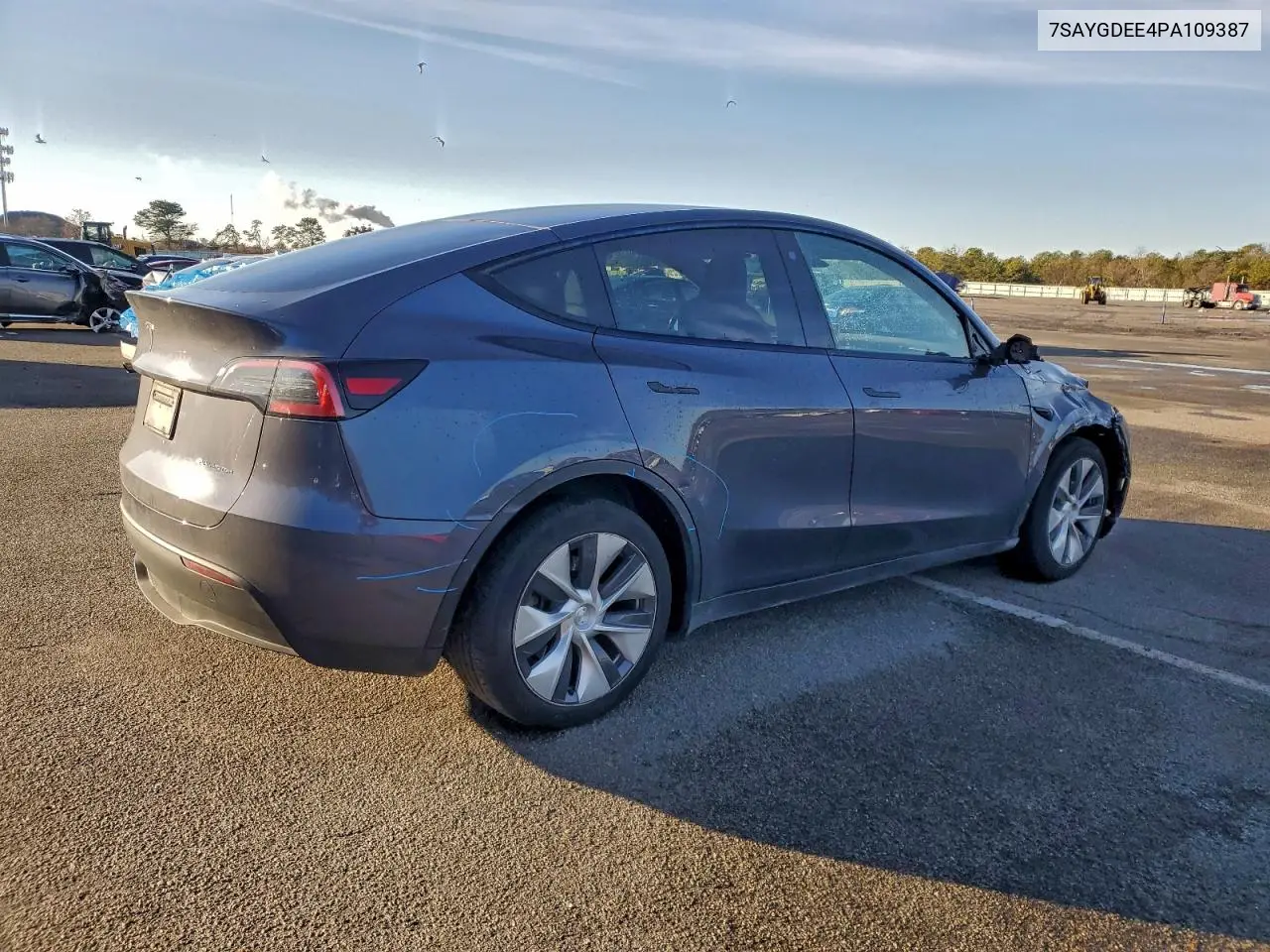 7SAYGDEE4PA109387 2023 Tesla Model Y