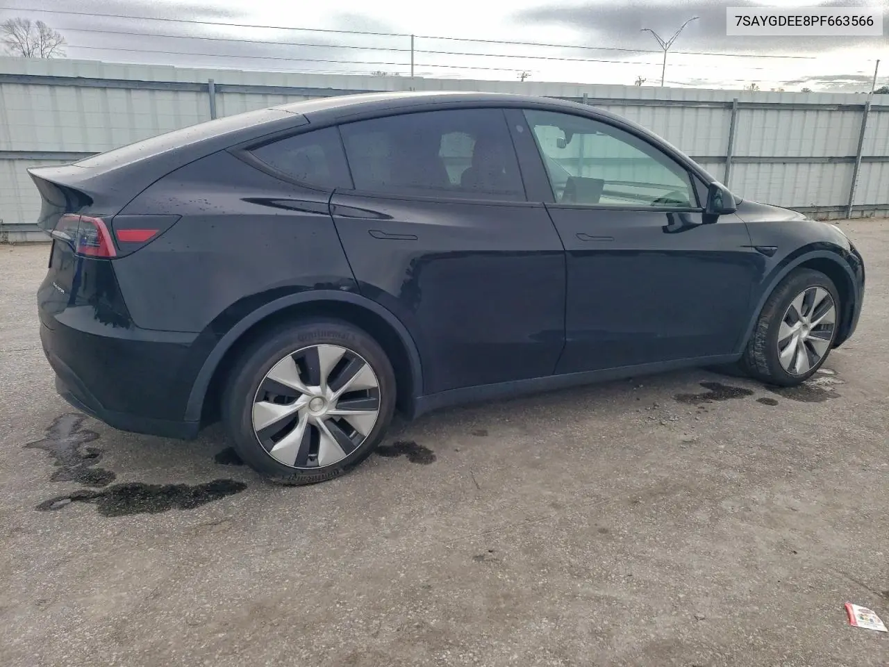 7SAYGDEE8PF663566 2023 Tesla Model Y