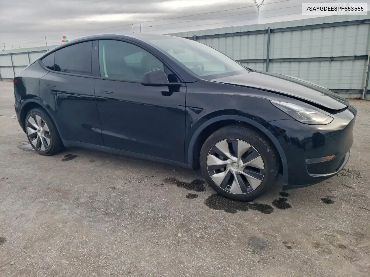7SAYGDEE8PF663566 2023 Tesla Model Y