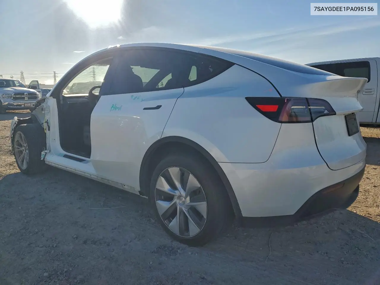 7SAYGDEE1PA095156 2023 Tesla Model Y
