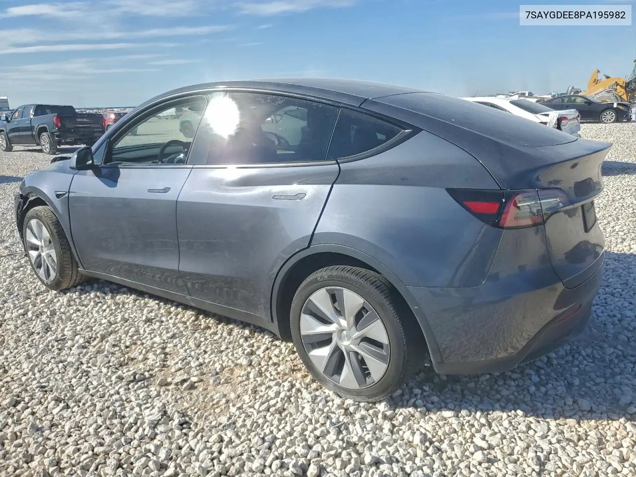 7SAYGDEE8PA195982 2023 Tesla Model Y