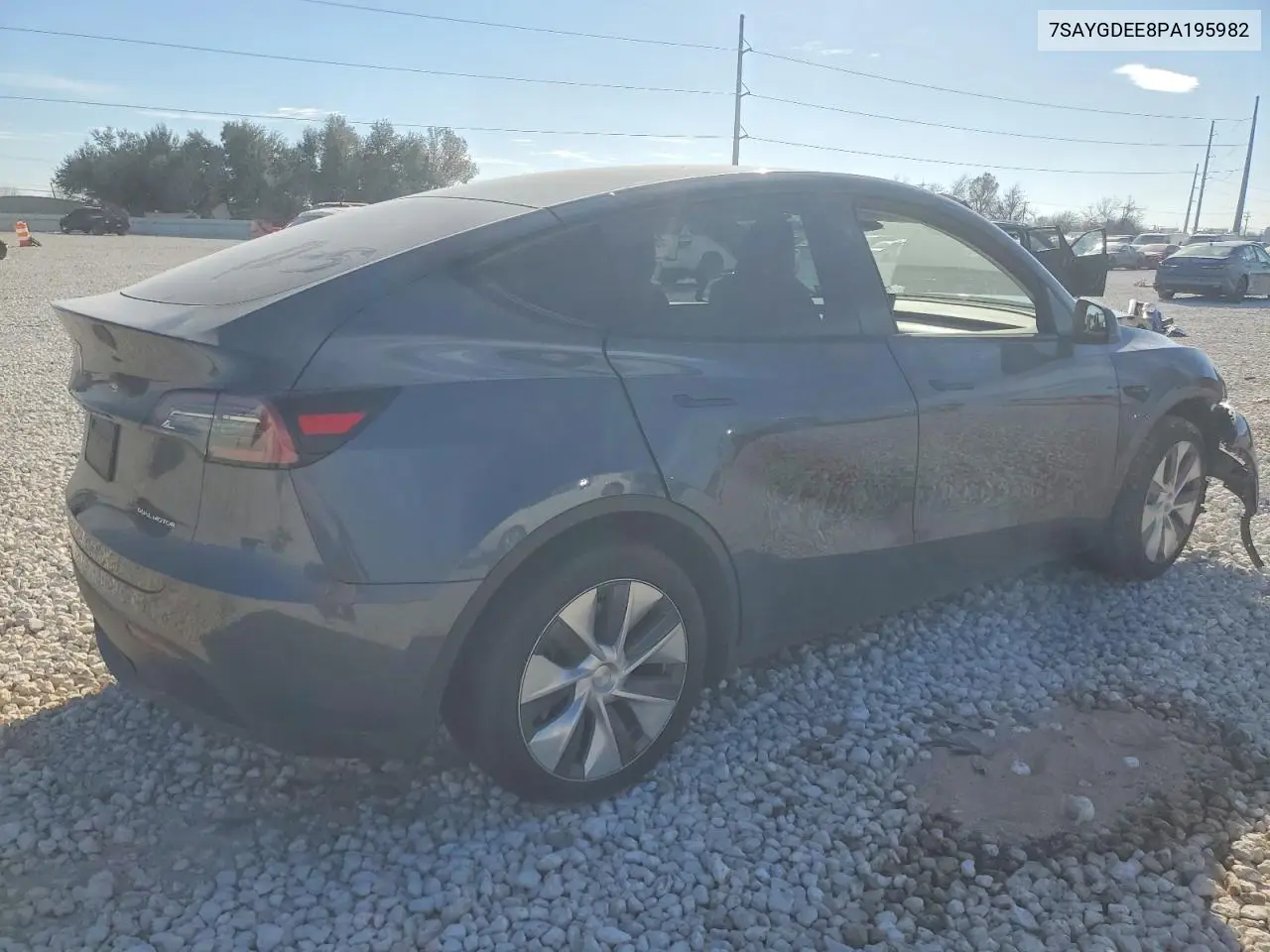 7SAYGDEE8PA195982 2023 Tesla Model Y