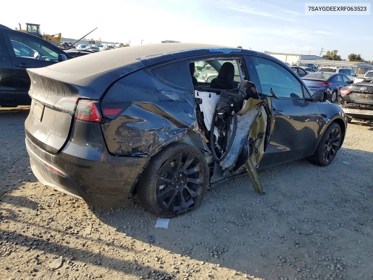 7SAYGDEEXRF063523 2024 Tesla Model Y