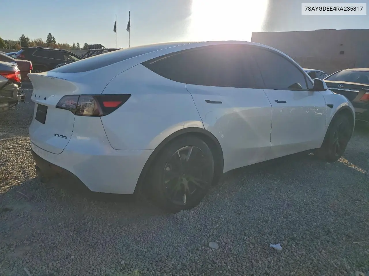 7SAYGDEE4RA235817 2024 Tesla Model Y