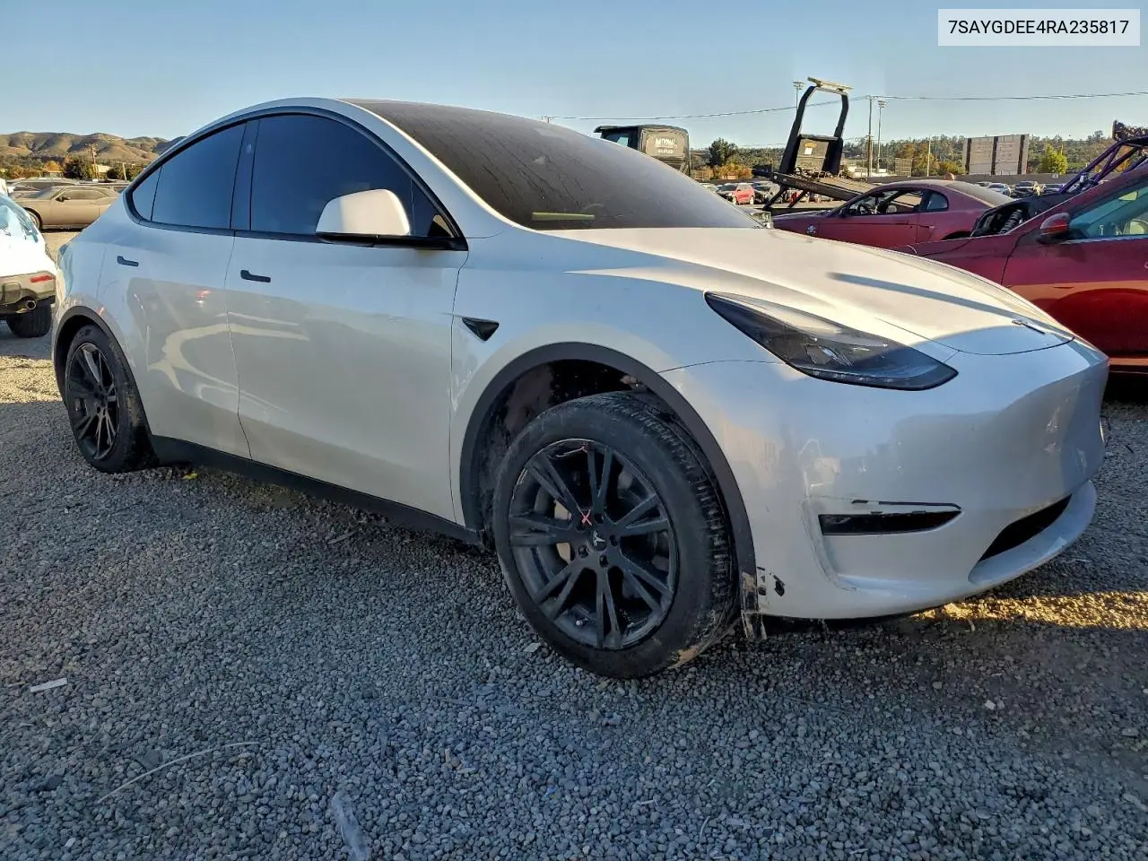7SAYGDEE4RA235817 2024 Tesla Model Y