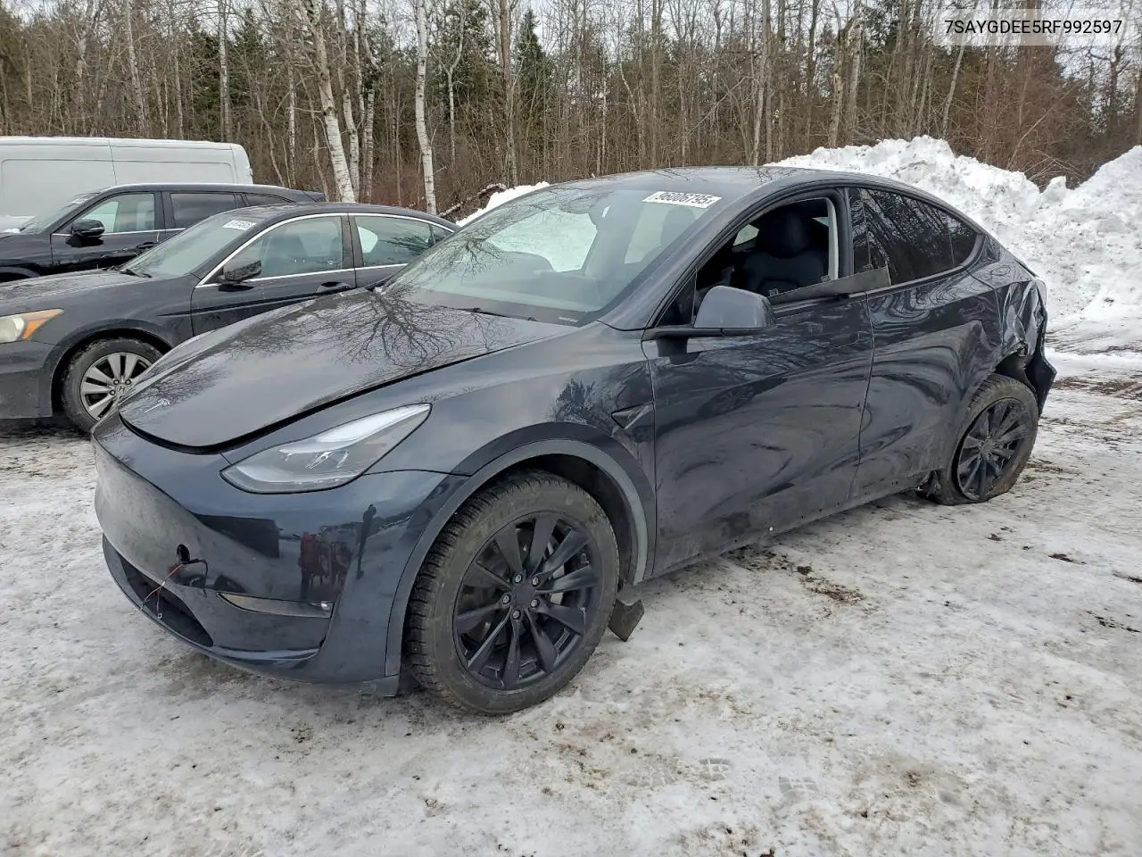 7SAYGDEE5RF992597 2024 Tesla Model Y