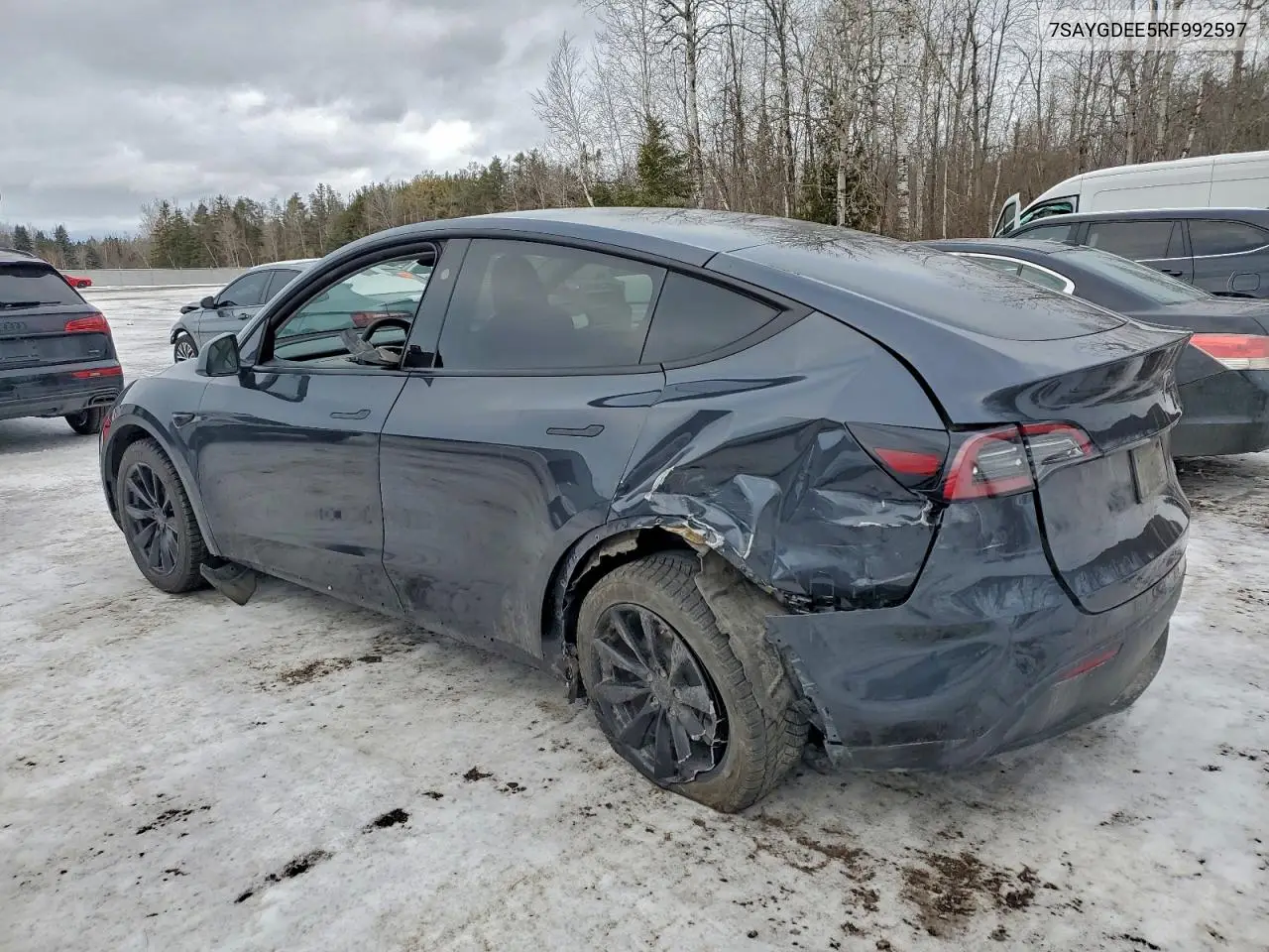 7SAYGDEE5RF992597 2024 Tesla Model Y