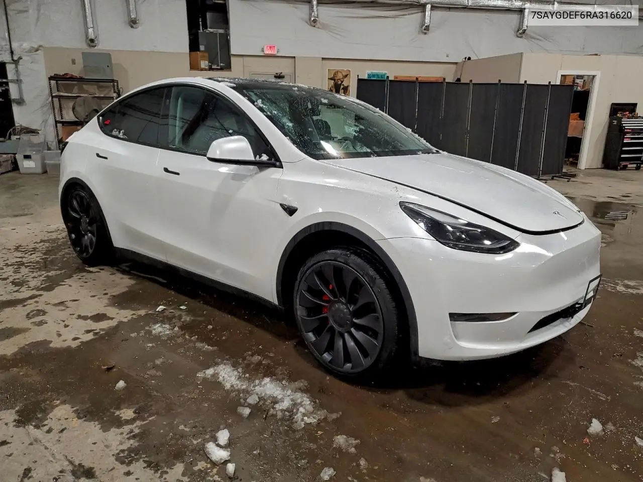 7SAYGDEF6RA316620 2024 Tesla Model Y