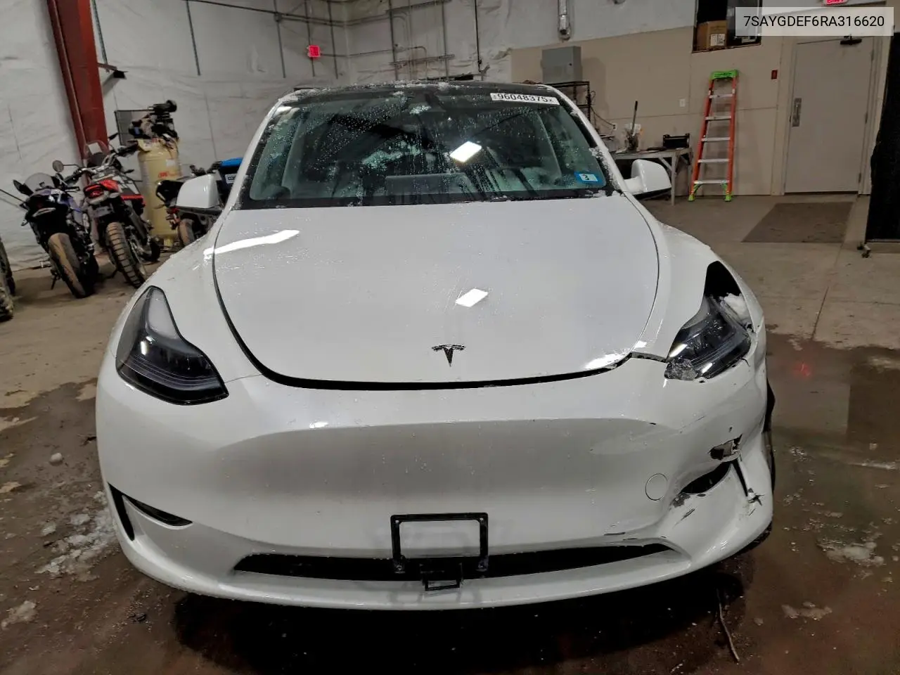 7SAYGDEF6RA316620 2024 Tesla Model Y