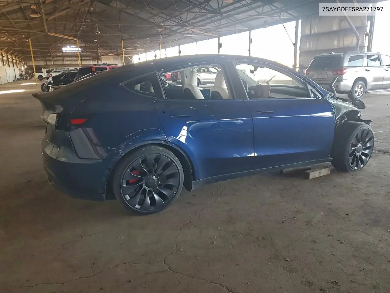 7SAYGDEF5RA271797 2024 Tesla Model Y