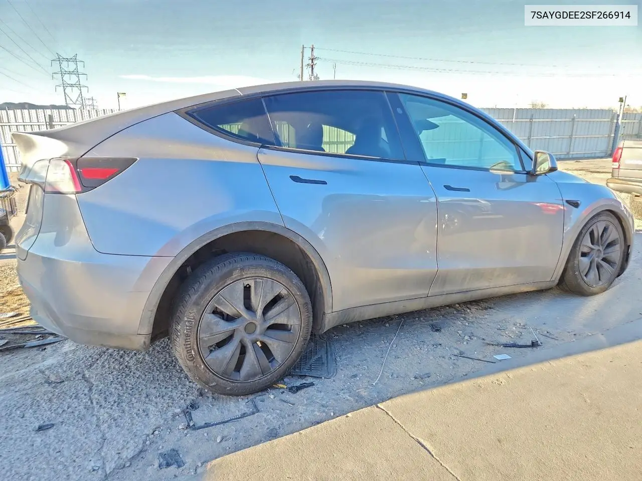 7SAYGDEE2SF266914 2025 Tesla Model Y