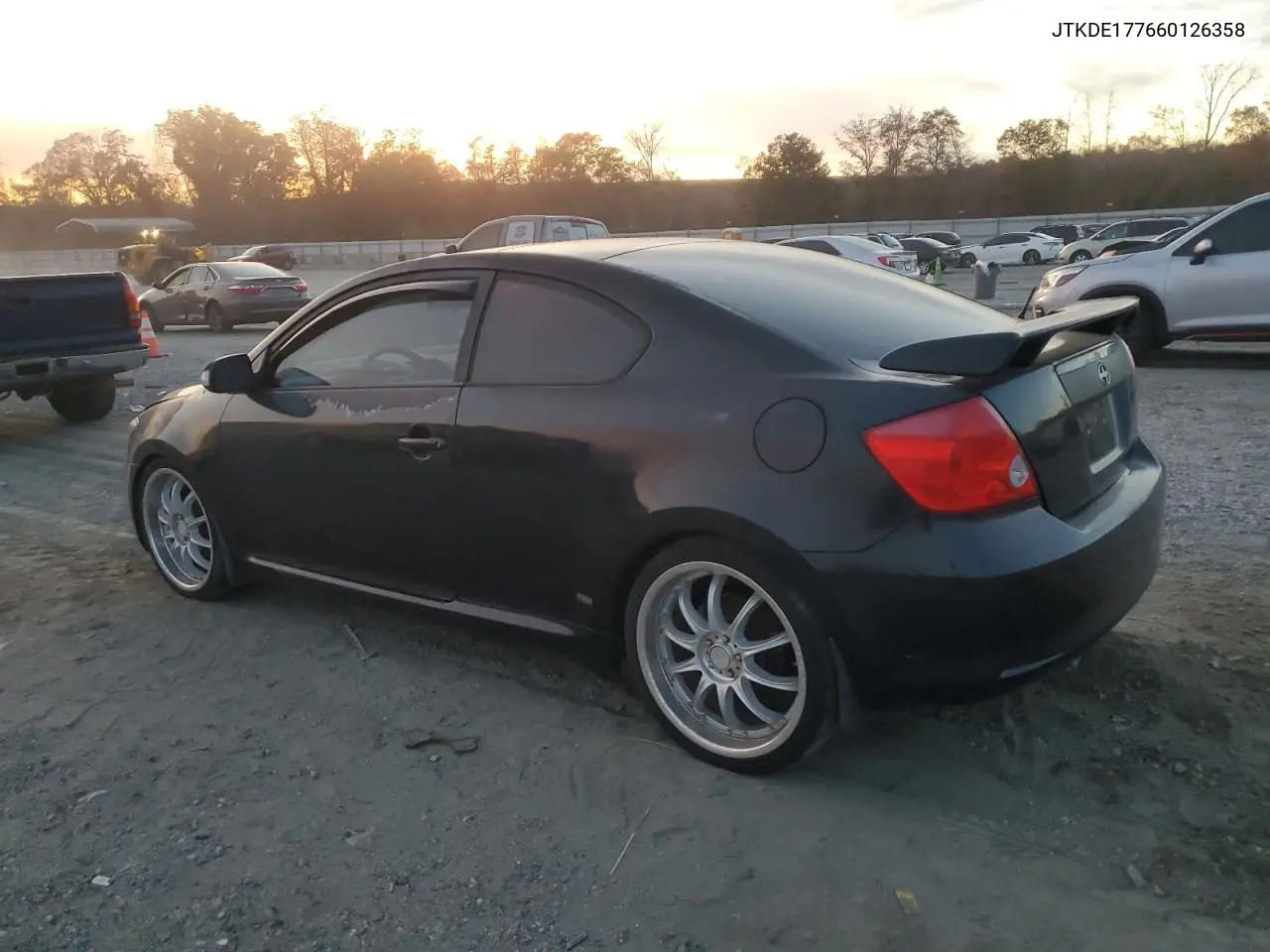 JTKDE177660126358 2006 Toyota Scion Tc