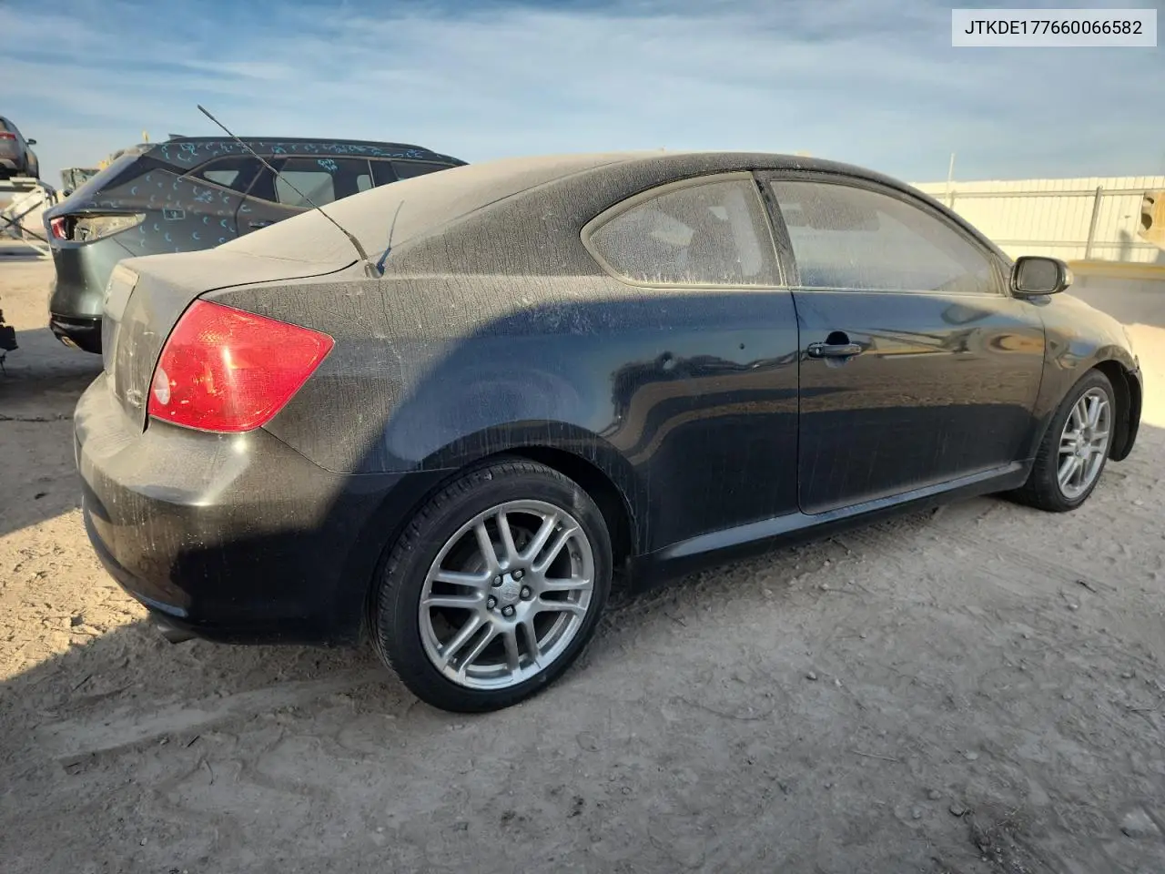 JTKDE177660066582 2006 Toyota Scion Tc