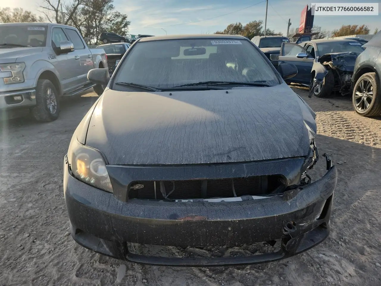 JTKDE177660066582 2006 Toyota Scion Tc