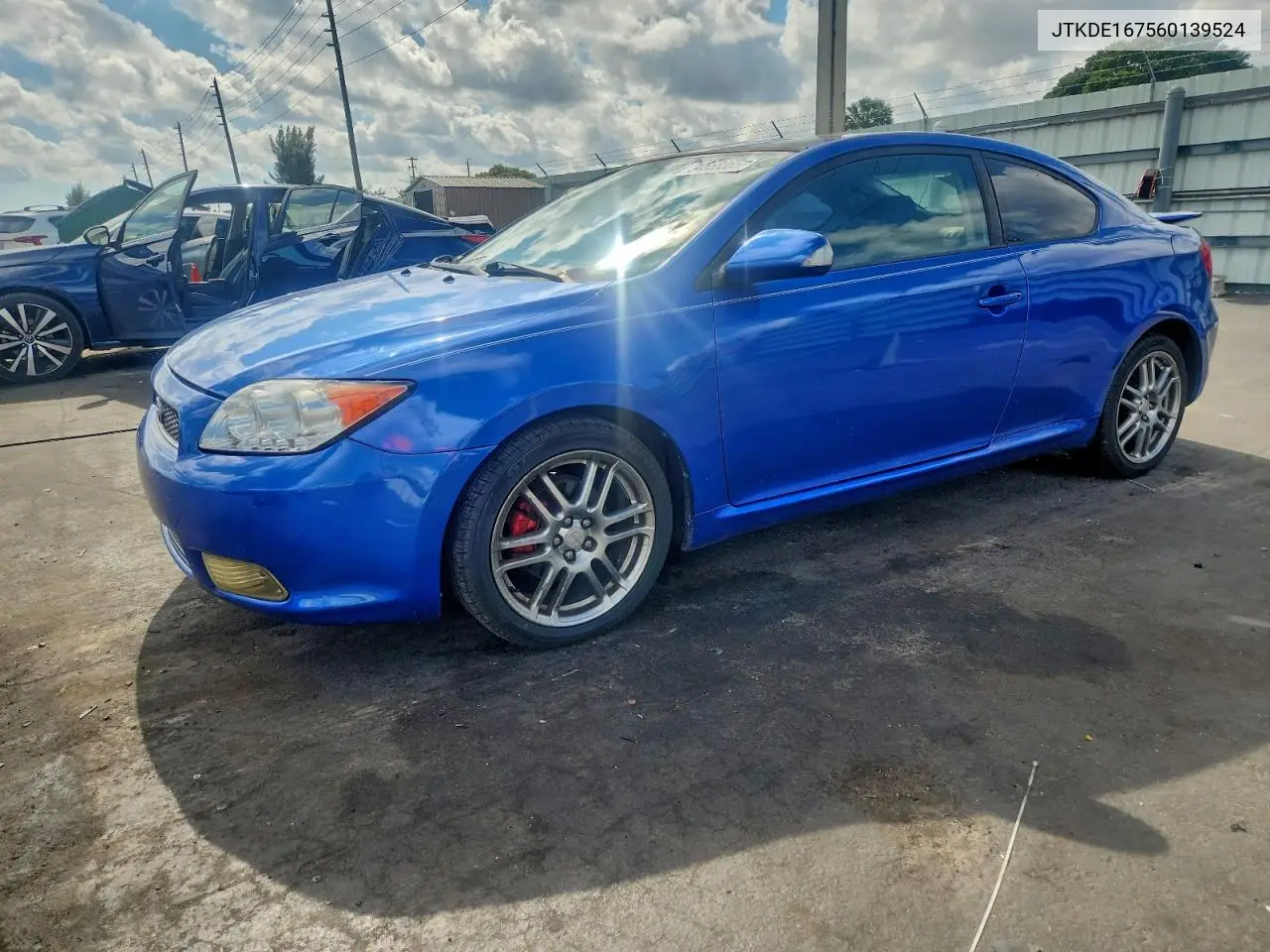 JTKDE167560139524 2006 Toyota Scion Tc