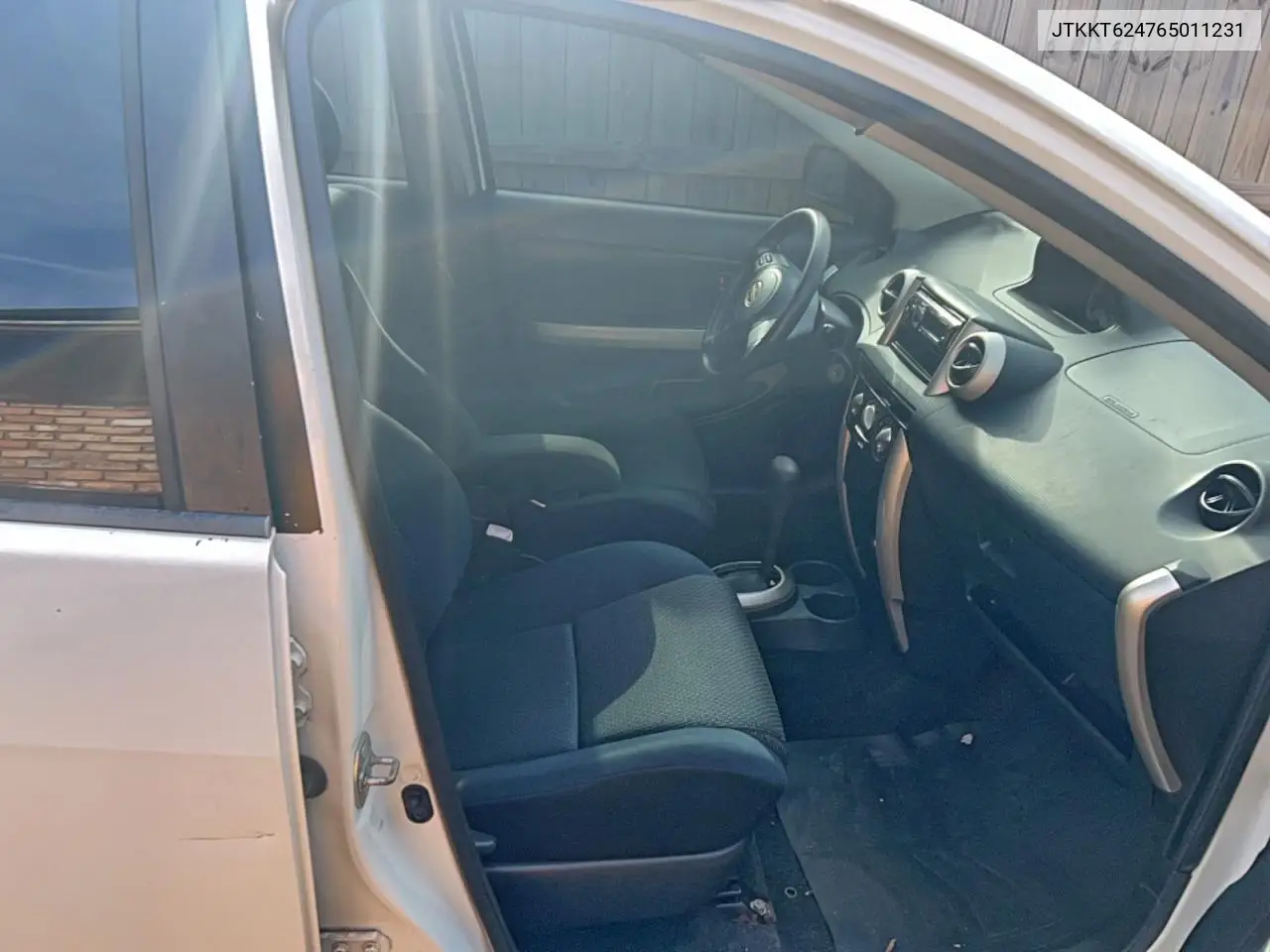 JTKKT624765011231 2006 Toyota Scion Xa