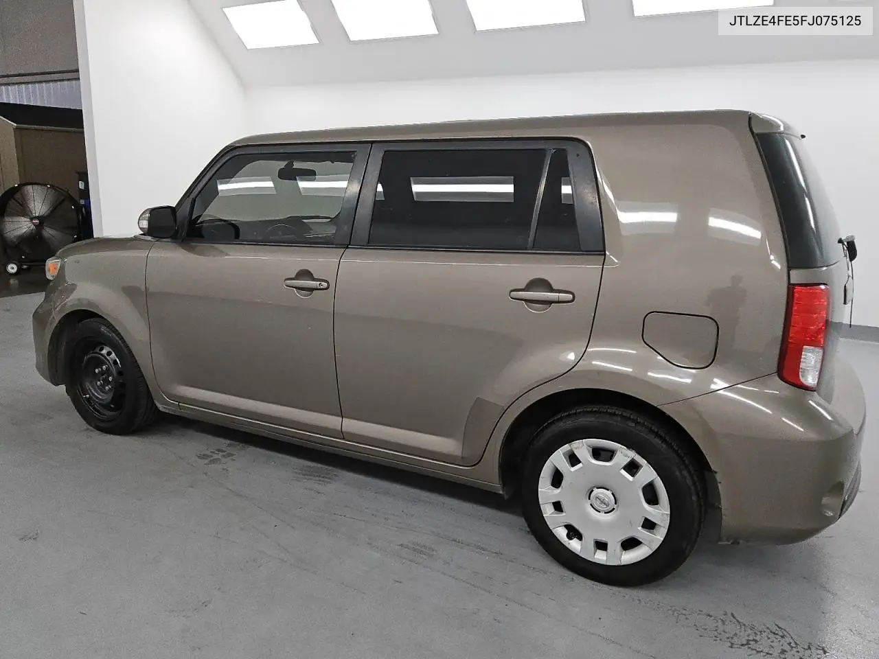 JTLZE4FE5FJ075125 2015 Toyota Scion Xb *** Repo ***