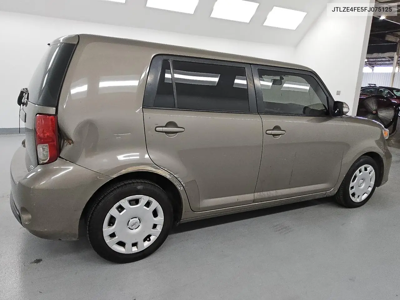 JTLZE4FE5FJ075125 2015 Toyota Scion Xb *** Repo ***