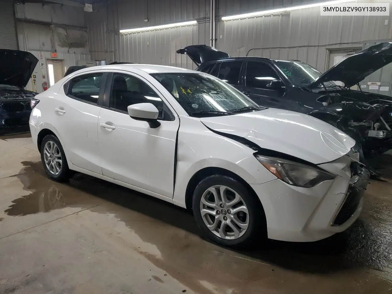 3MYDLBZV9GY138933 2016 Toyota Scion Ia
