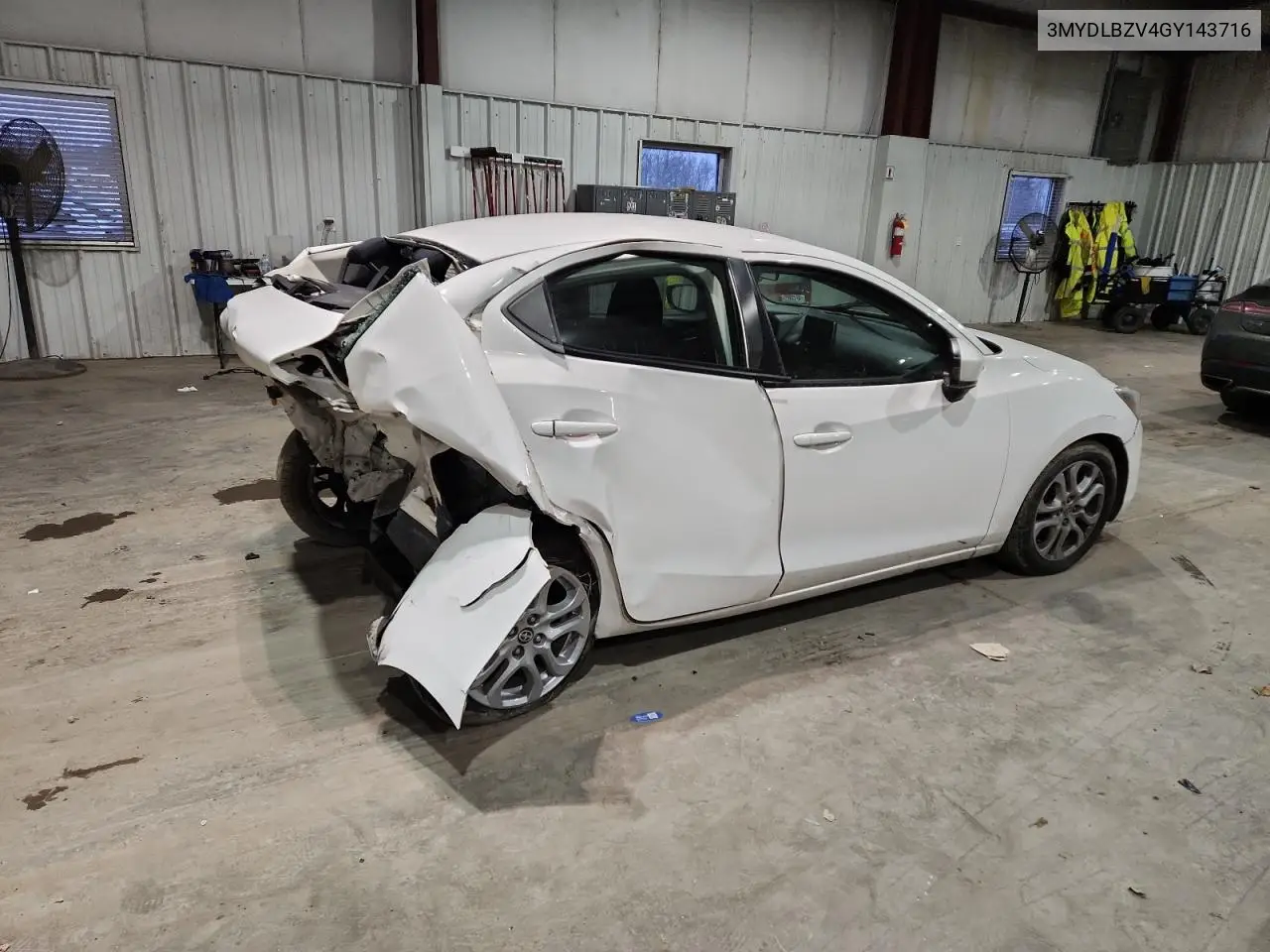 3MYDLBZV4GY143716 2016 Toyota Scion Ia