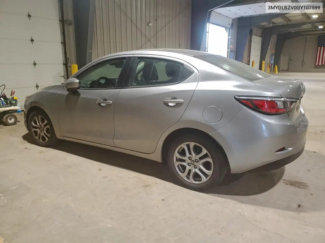 3MYDLBZV0GY107599 2016 Toyota Scion Ia