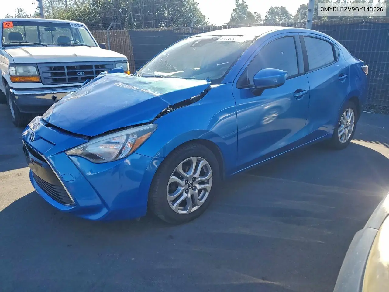 3MYDLBZV9GY143226 2016 Toyota Scion Ia