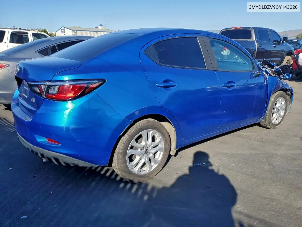 3MYDLBZV9GY143226 2016 Toyota Scion Ia