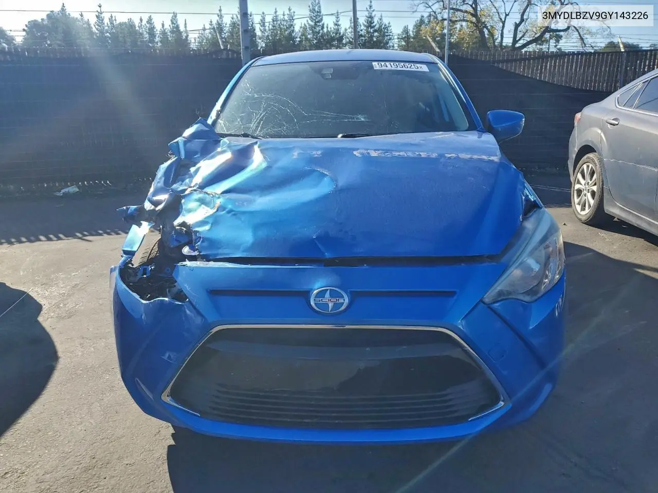 3MYDLBZV9GY143226 2016 Toyota Scion Ia
