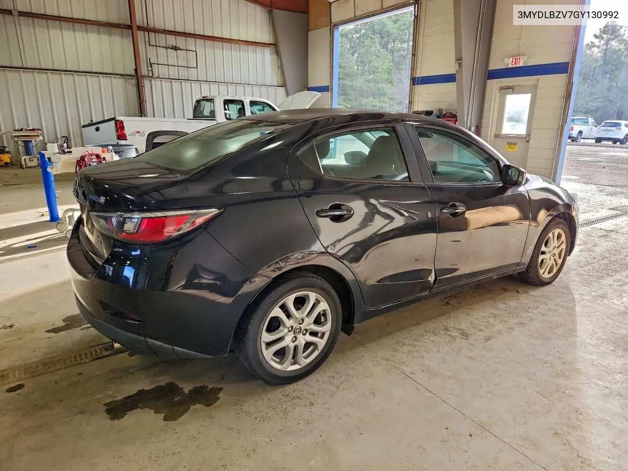 3MYDLBZV7GY130992 2016 Toyota Scion Ia