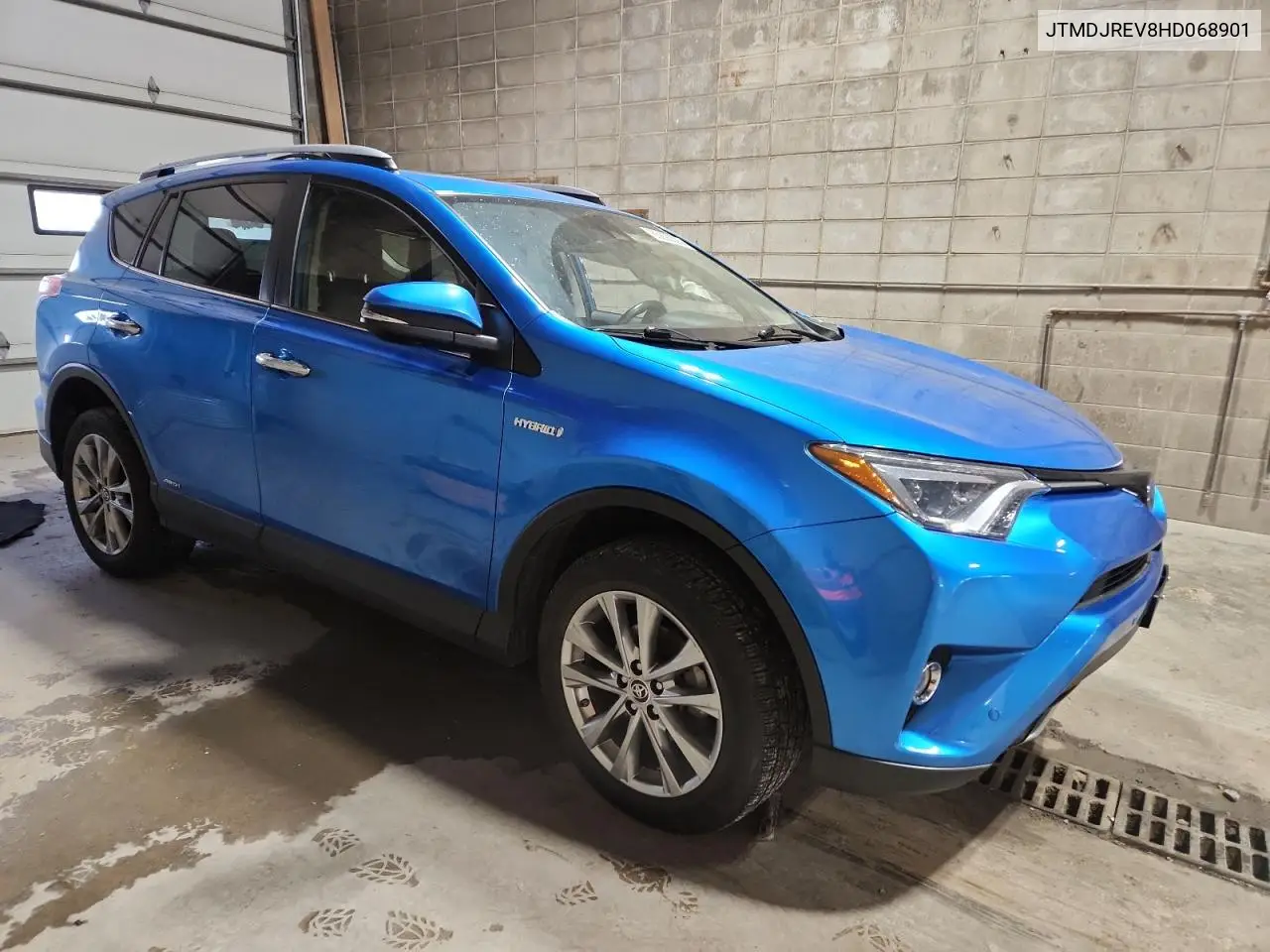 JTMDJREV8HD068901 2017 Toyota Rav4 Hv Limited