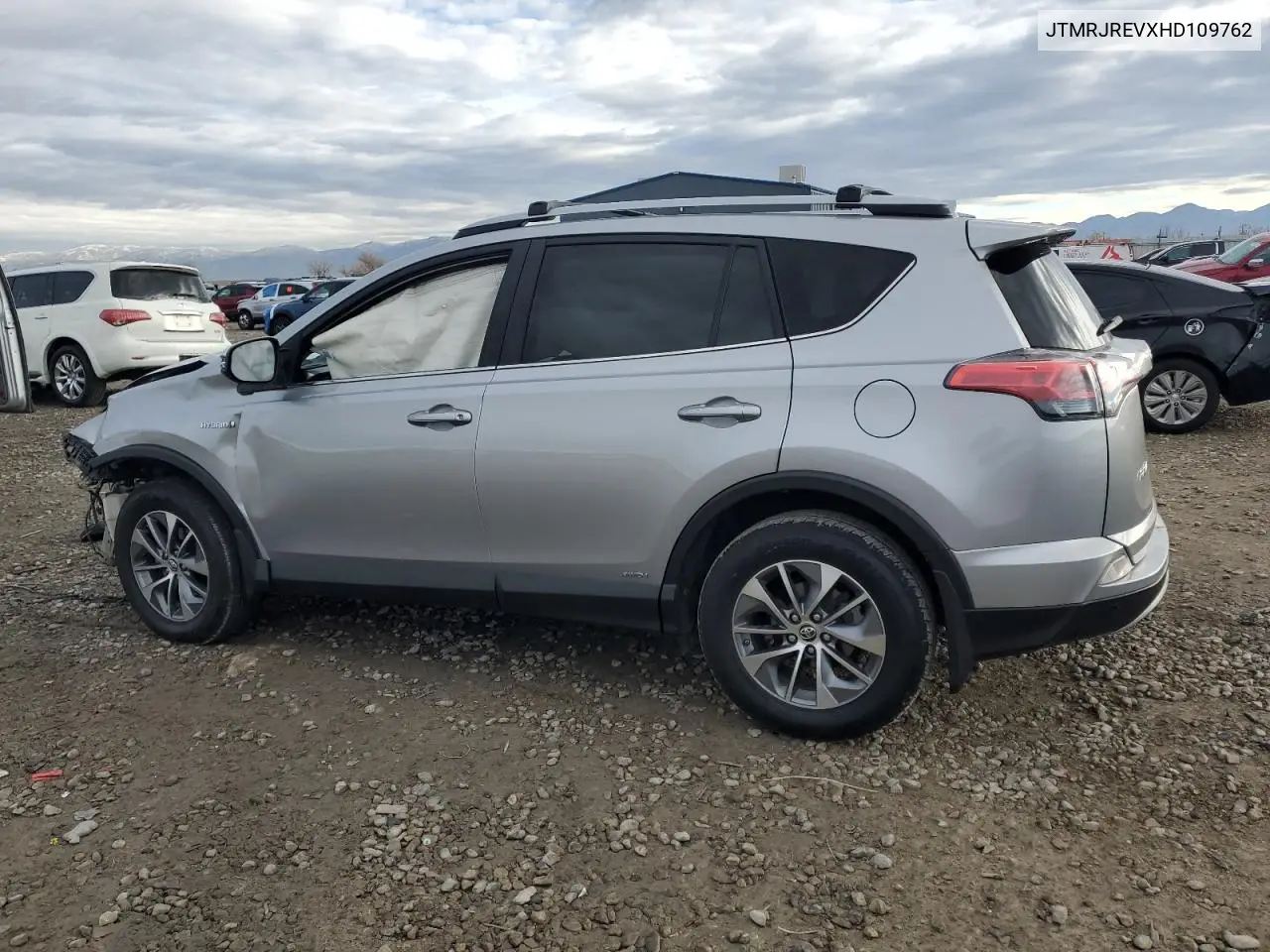 JTMRJREVXHD109762 2017 Toyota Rav4 Hv Le