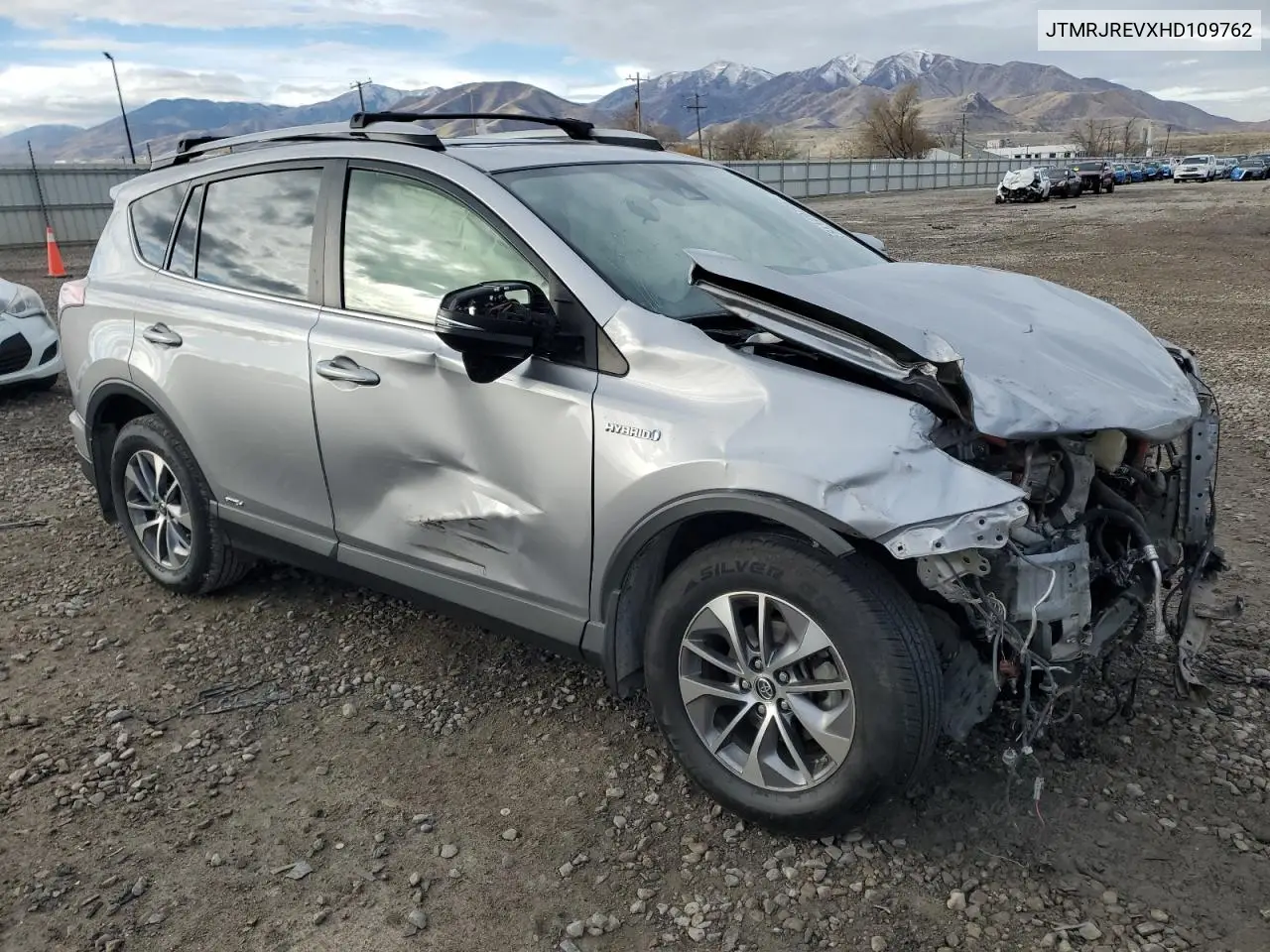 JTMRJREVXHD109762 2017 Toyota Rav4 Hv Le