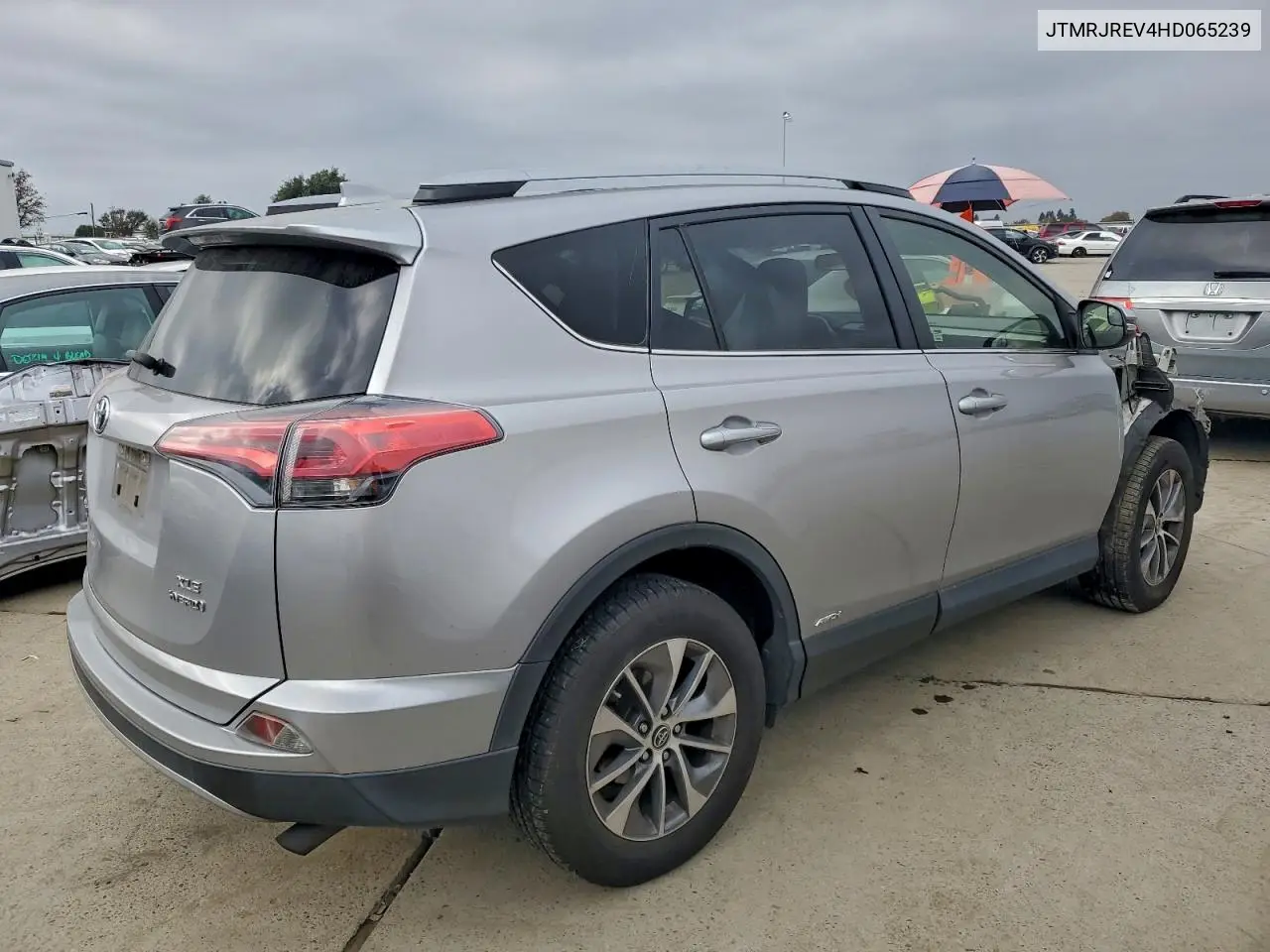JTMRJREV4HD065239 2017 Toyota Rav4 Hv Le