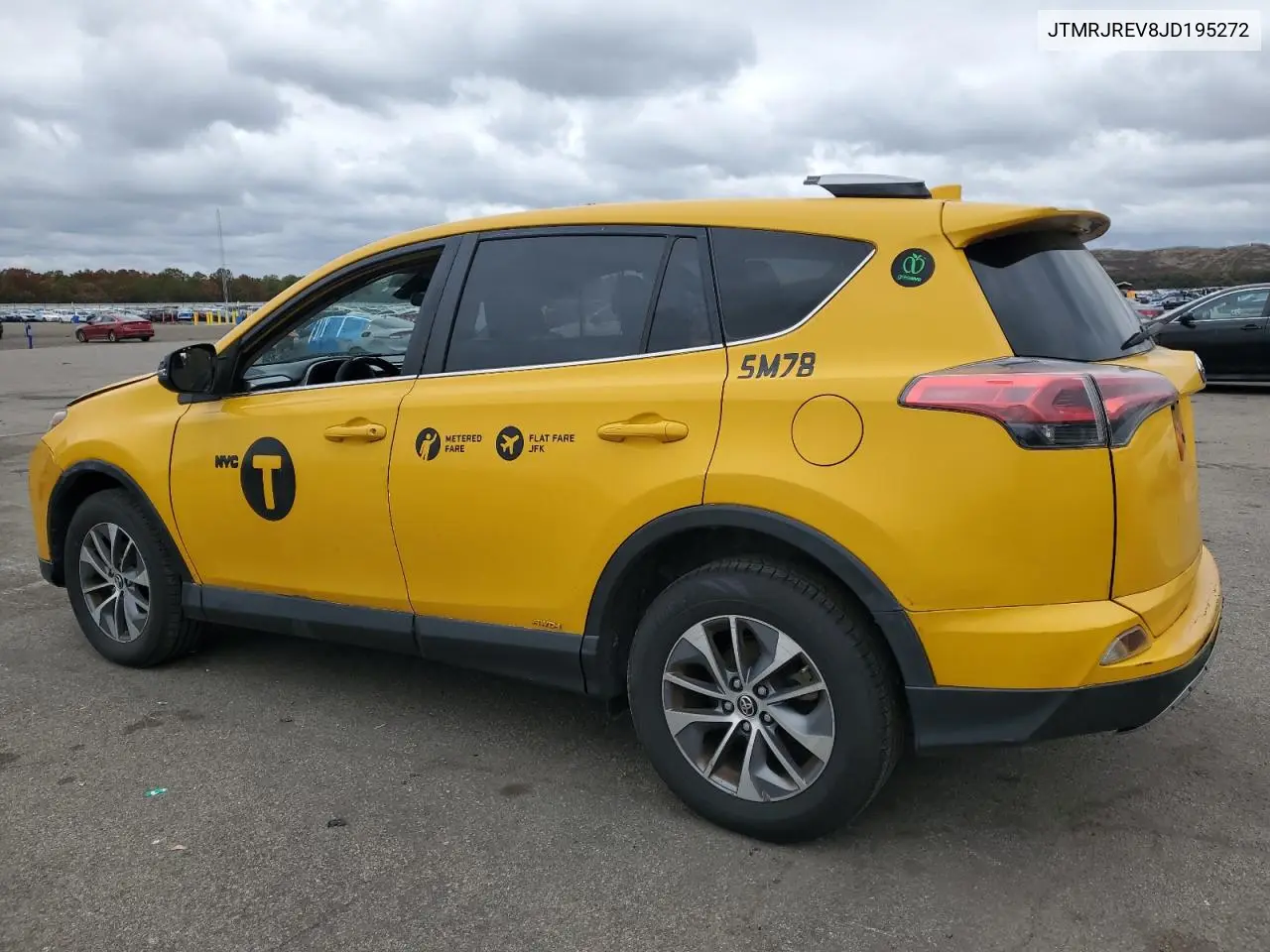 JTMRJREV8JD195272 2018 Toyota Rav4 Hv Le