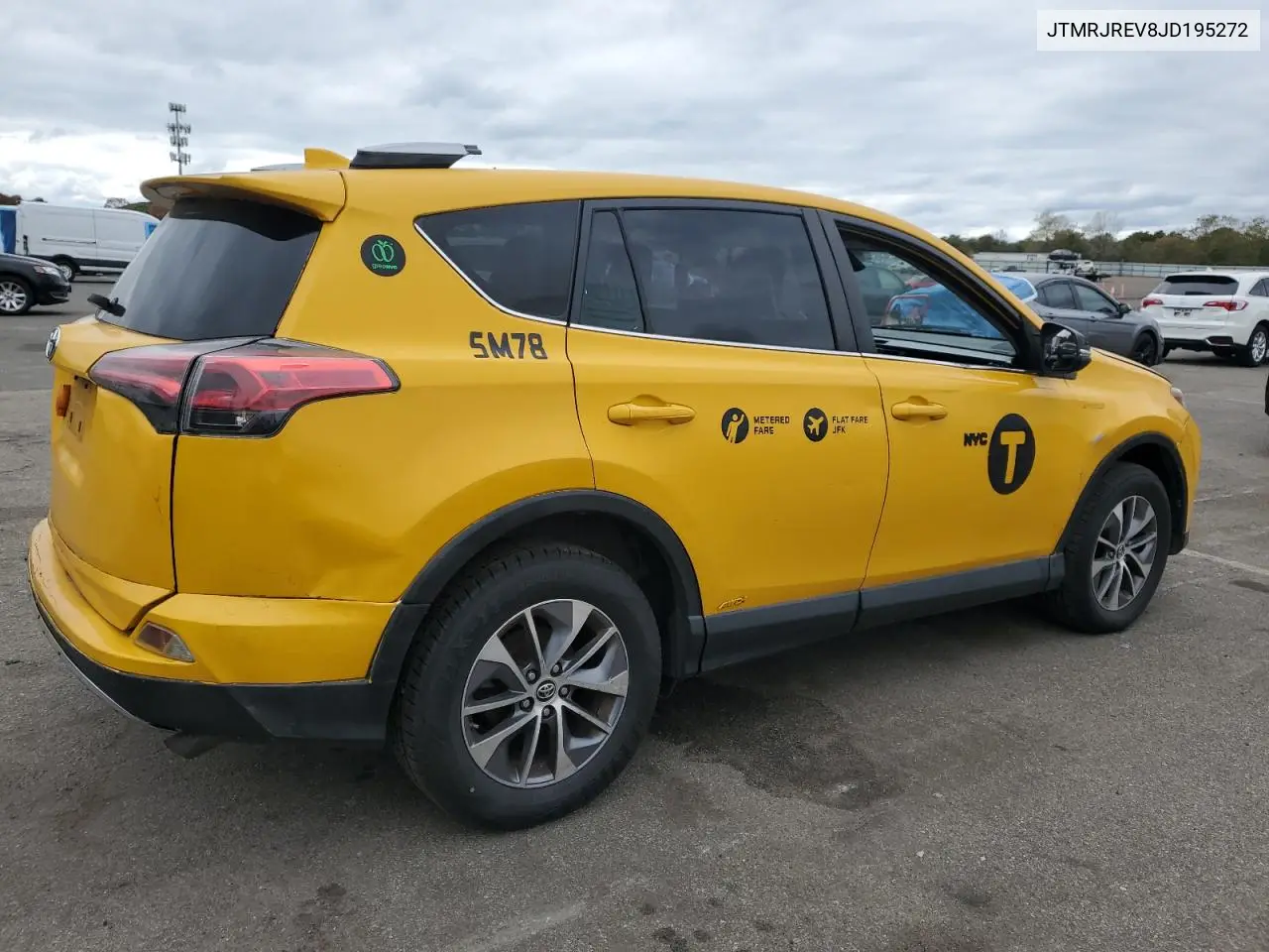 JTMRJREV8JD195272 2018 Toyota Rav4 Hv Le