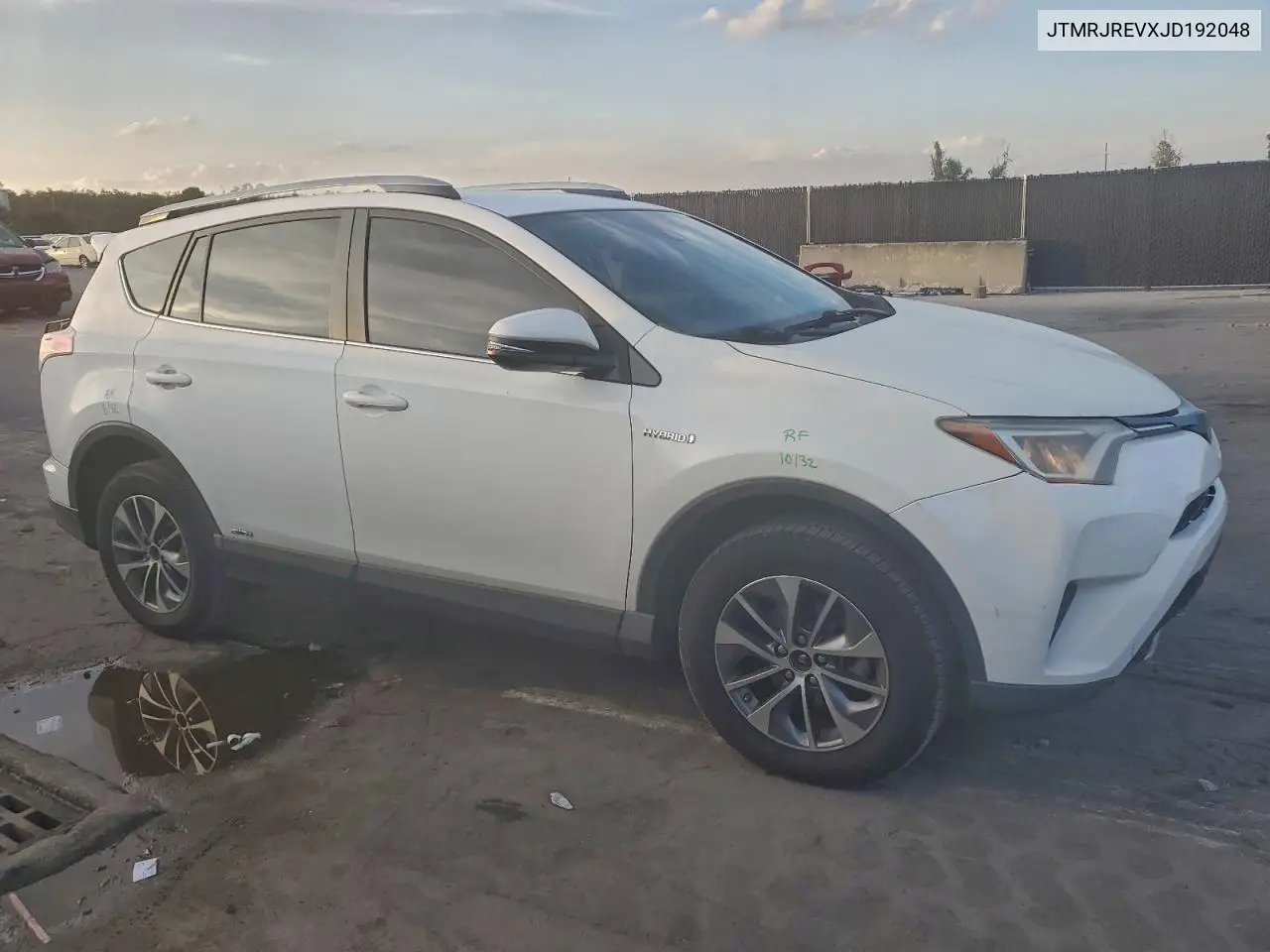 JTMRJREVXJD192048 2018 Toyota Rav4 Hv Le