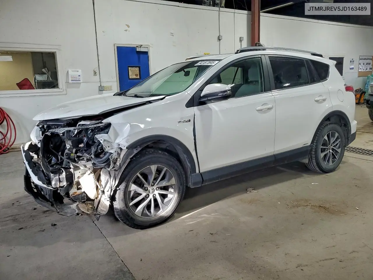 JTMRJREV5JD163489 2018 Toyota Rav4 Hv Le