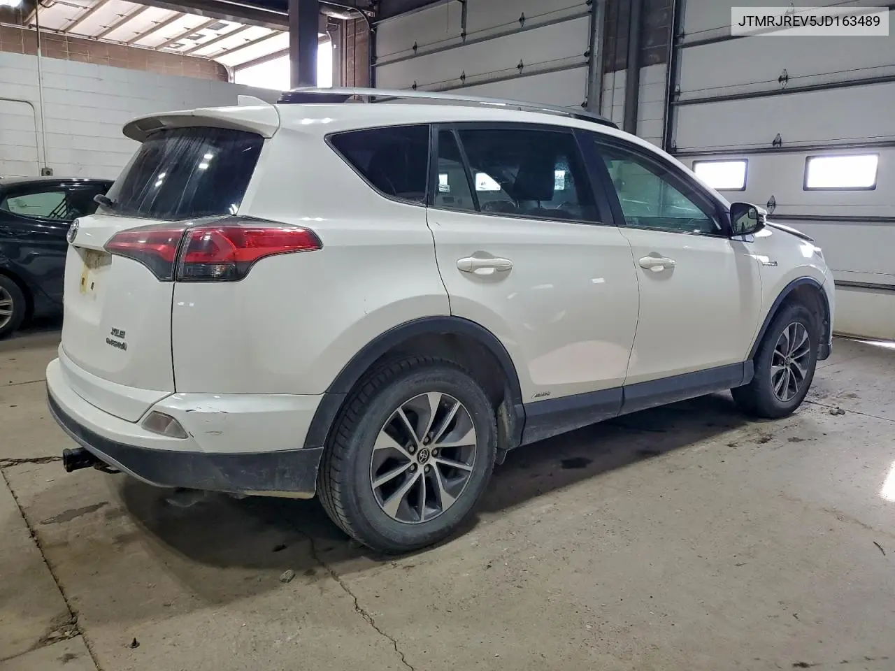JTMRJREV5JD163489 2018 Toyota Rav4 Hv Le