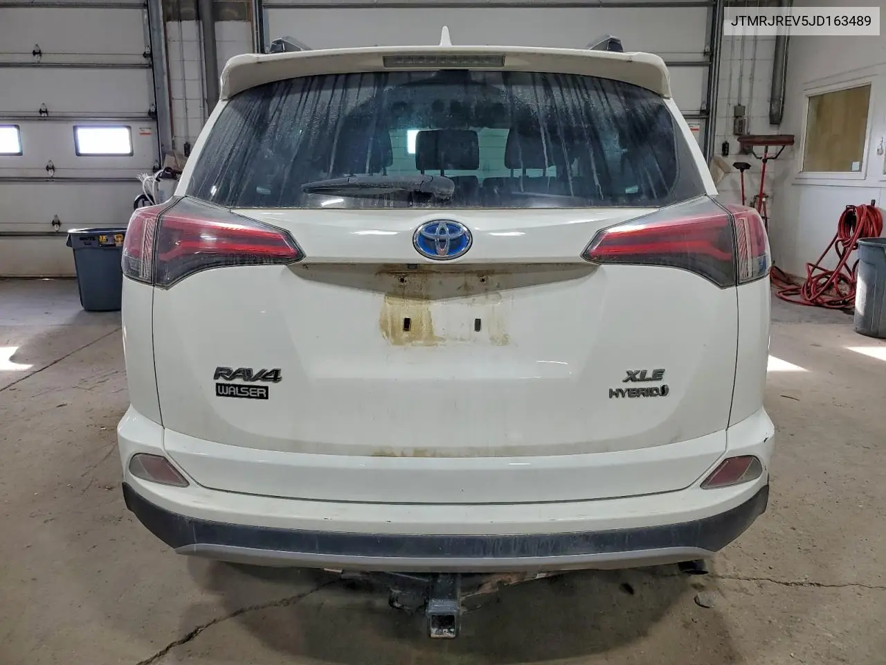 JTMRJREV5JD163489 2018 Toyota Rav4 Hv Le
