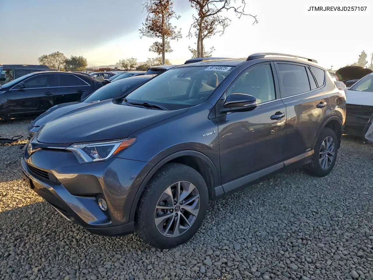 JTMRJREV8JD257107 2018 Toyota Rav4 Hv Le