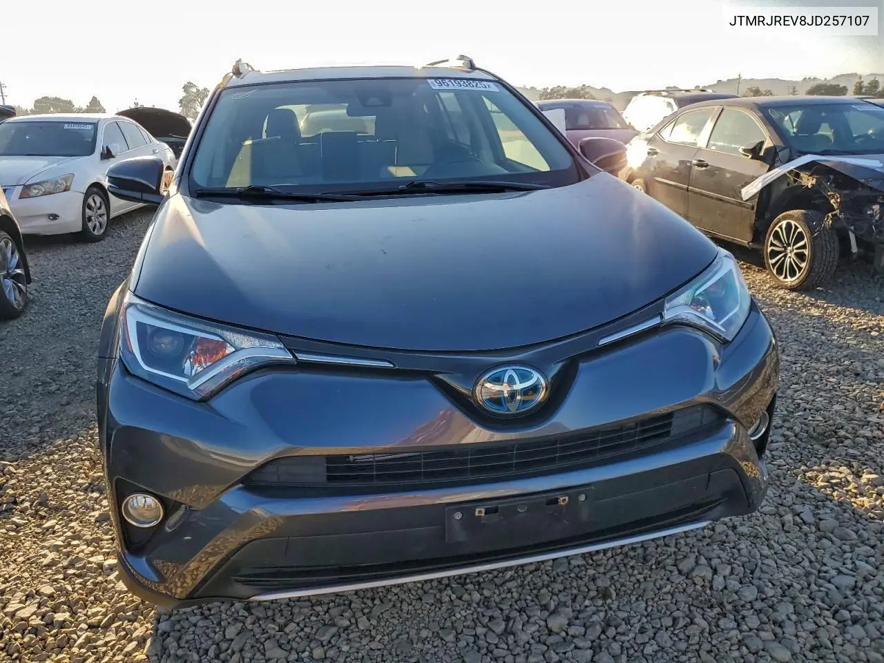 JTMRJREV8JD257107 2018 Toyota Rav4 Hv Le
