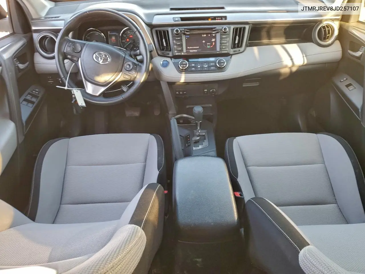 JTMRJREV8JD257107 2018 Toyota Rav4 Hv Le