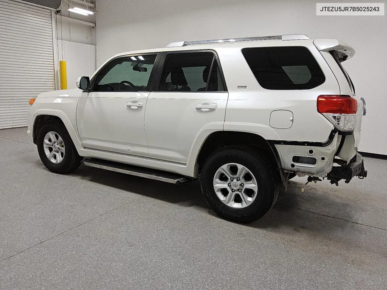 JTEZU5JR7B5025243 2011 Toyota 4Runner Sr5