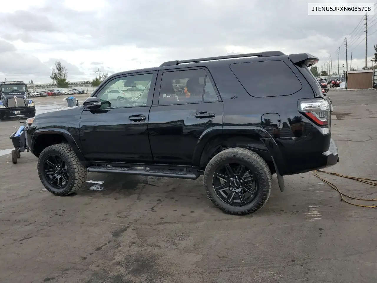 2022 Toyota 4Runner Sr5/Sr5 Premium VIN: JTENU5JRXN6085708 Lot: 45505255