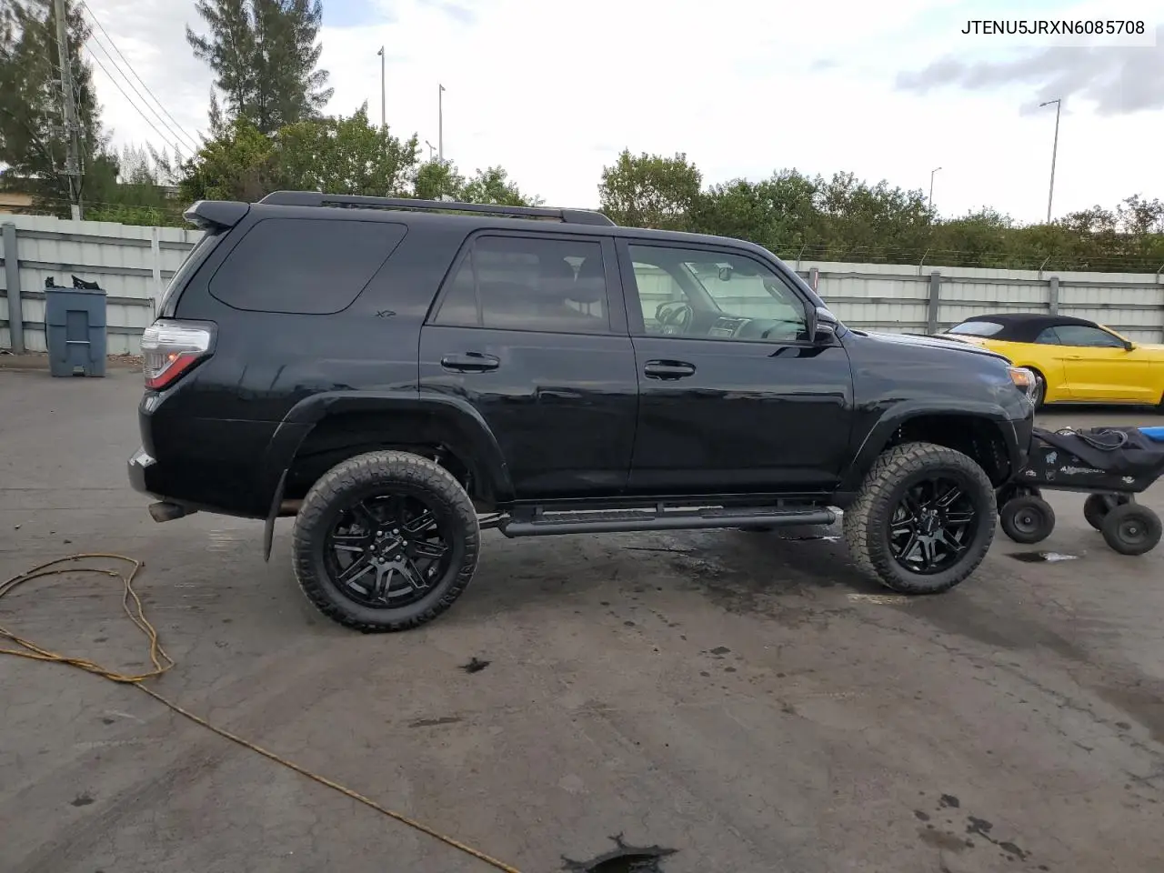 2022 Toyota 4Runner Sr5/Sr5 Premium VIN: JTENU5JRXN6085708 Lot: 45505255