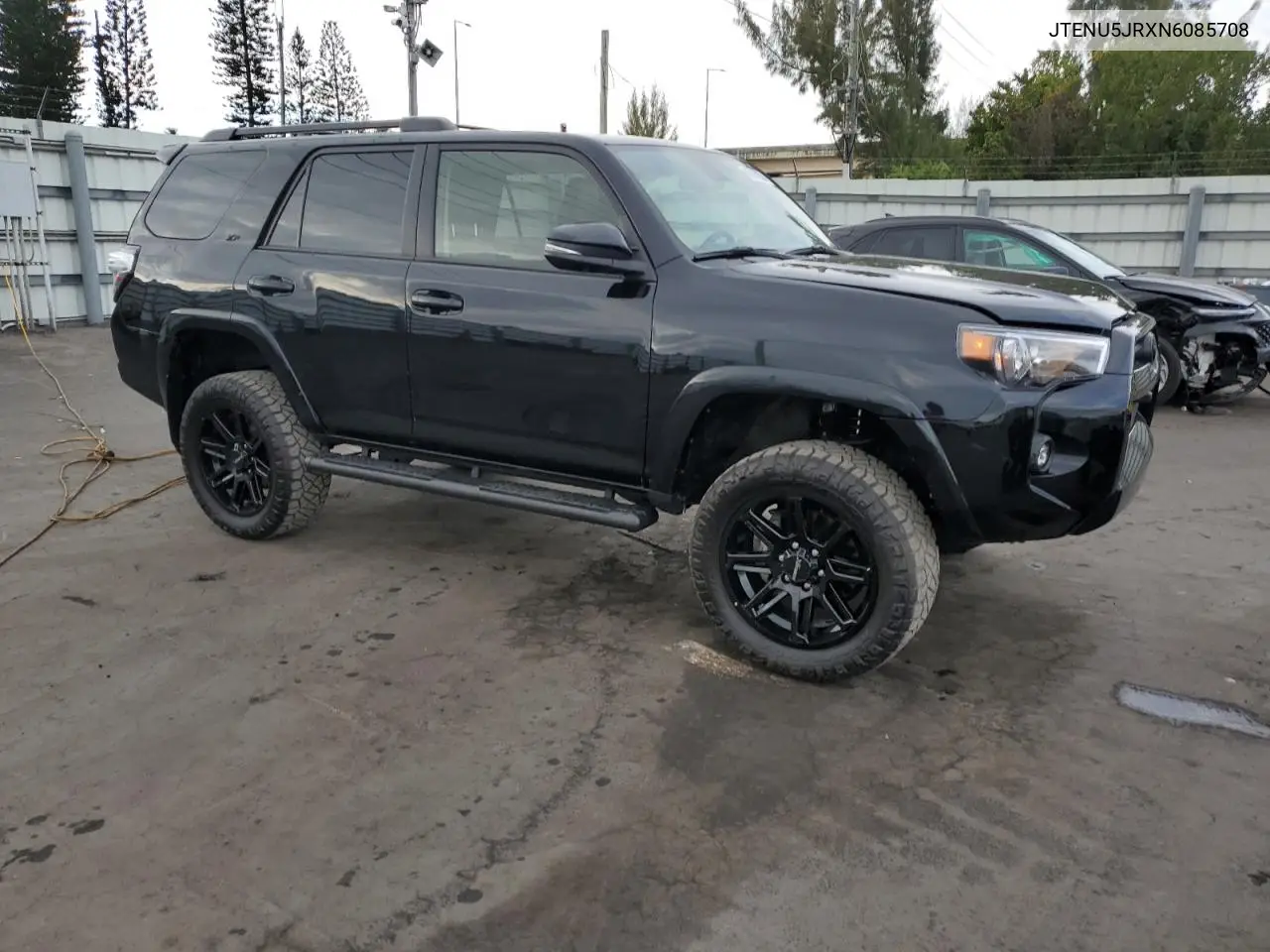 2022 Toyota 4Runner Sr5/Sr5 Premium VIN: JTENU5JRXN6085708 Lot: 45505255