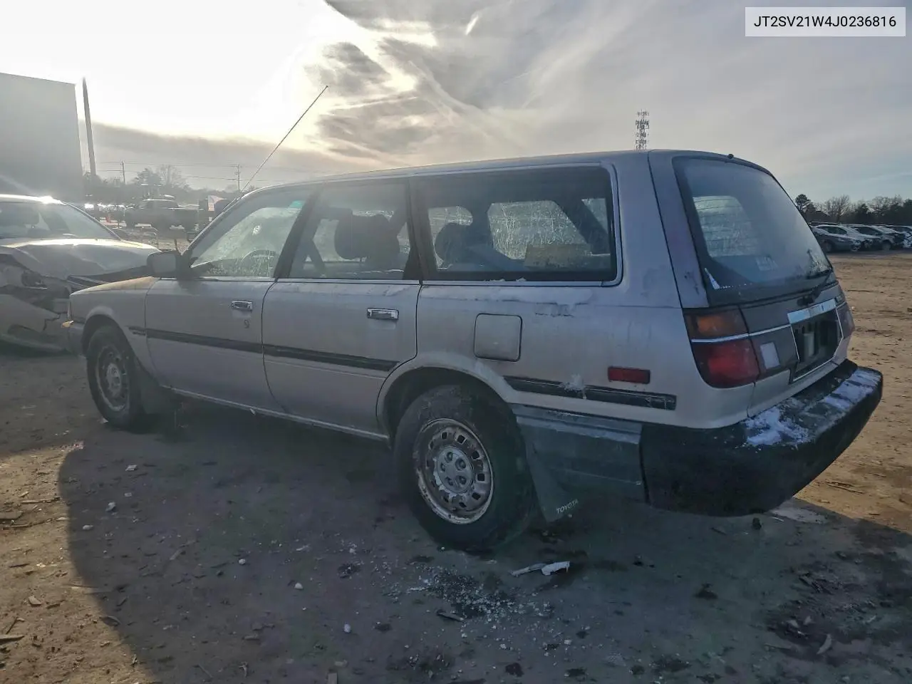 JT2SV21W4J0236816 1988 Toyota Camry Dlx