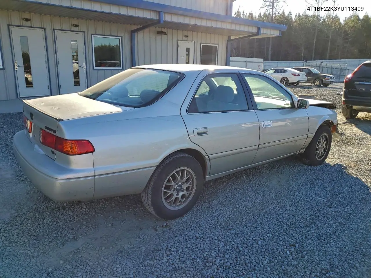 4T1BF22K3YU113409 2000 Toyota Camry Le