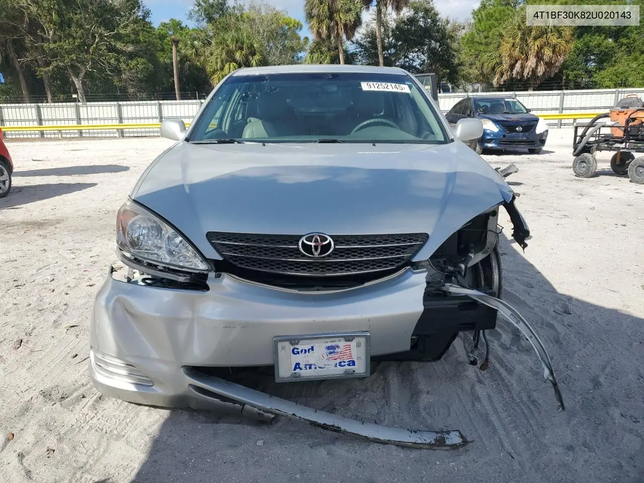 4T1BF30K82U020143 2002 Toyota Camry Le